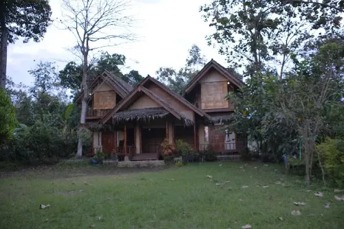 Saung Ciburial Hotels in Samarang