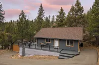 Cozy 2BR Fawnskin Cabin Big Bear Lake, Hiking Trails & Snow Summit Nearby