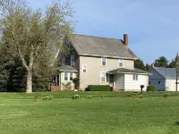 Family-friendly farmhouse property, rural setting, 10 minutes from Tiffin, OH. Ξενοδοχεία στην πόλη Seneca County