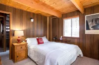 Charming, renovated Carnelian Bay Cabin Hotel in zona Patton Beach