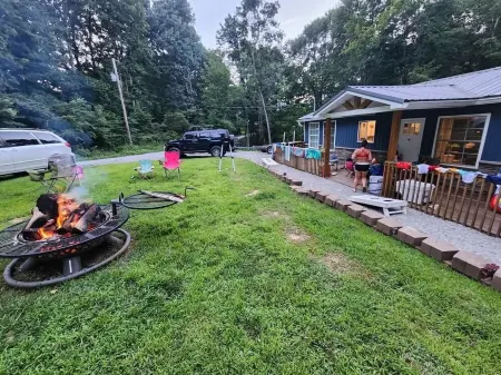 3-bedroom house in charming Falls of Rough with WiFi, AC