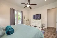 Gorgeous 4-bedroom house steps to Historic Folsom's Sutter Street & Lake Natoma