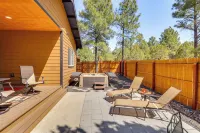 Hot Tub & Outdoor Living: Relaxing Show Low Cabin - 2-نجوم