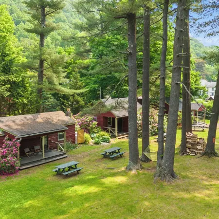 Phoenicia Lodge