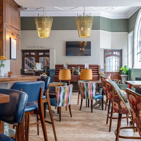 Toll House Inn