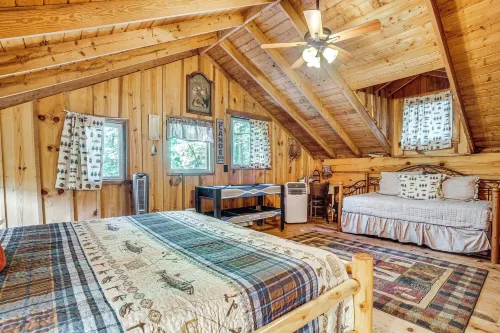Helen Area Rustic Retreat ~ 5 Miles to Main Street - Homestays