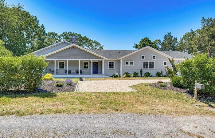 Distinctive Hamptons Home w/ Pool Near Bay, Ocean