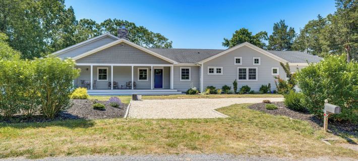 Distinctive Hamptons Home w/ Pool Near Bay, Ocean 햄프턴베이 호텔