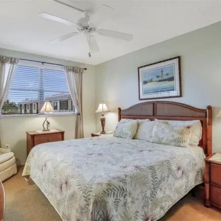 Beautiful Relaxing, Waterside Views! Walking Distance, Elevator,Garage, Pool&Spa
