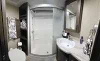 Luxurious 37' 5th Wheel. Enjoy all the fun of Glamping