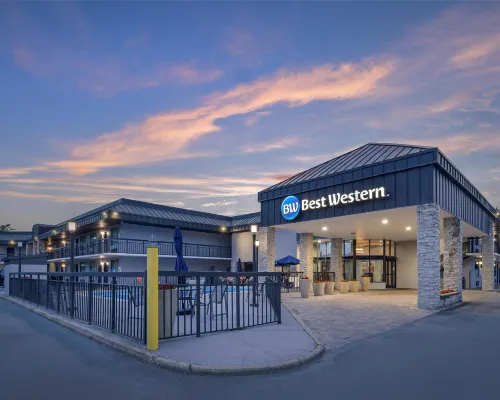 Best Western Center Inn Hotels near Chicks Beach