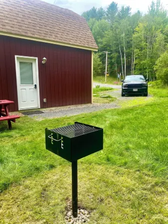 The Cardinal Barn! Beautiful peaceful tiny home in the heart of the Adirondacks!