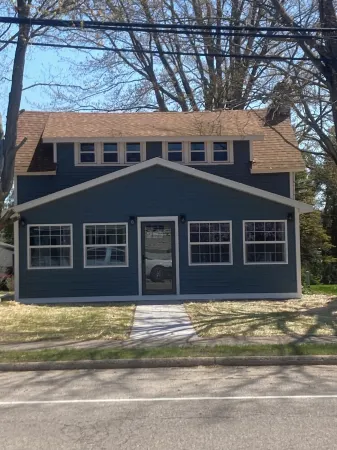 Cozy home, short walk to Crystal Lake