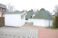 Exclusive apartment with garden and fireplace near the beach