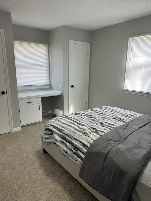 3-bedroom house in awesome Omaha with WiFi, AC by Westroads Mall