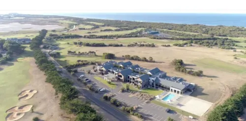 Spacious tranquil 2 bed apartment, largest sunny balcony overlooking golf course