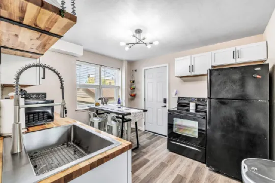 Charming Hideaway Near Vineyards and Beach - Cozy and Inviting