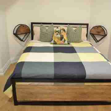 Modern 2-Bed Basement Retreat! Rooms