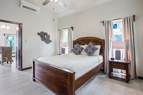 Turtle Villa - ALL INCLUSIVE Luxury One Bed Beachfront Villa with Plunge Pool Hotel a Surfside