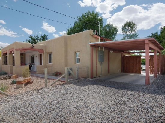 Casa Quintana:  Charming 1 Bedroom Home; Hot Tub; Walking Distance to the Plaza