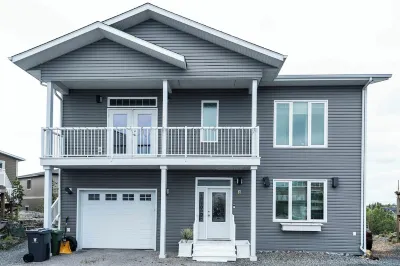 Northern Solace, 2 Bedrooms, 2 Bathrooms, Kitchen, Living Room, 5 Min to Airport Hotels in 