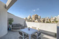 Luxurious penthouse - couples/families  2br minutes from TLV center free parking Hotels in Ramat Gan