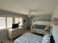 Cozy 2-bedroom townhome in charming Bethany Beach with AC, WiFi, community pool Hotels in Bethany Beach