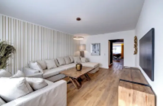Luxury apartment, 140sqm, top location, two parking spaces