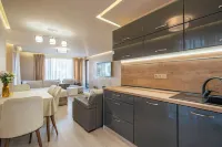 Cozy apartment in charming Sandanski with WiFi, AC Hotels in Sandanski