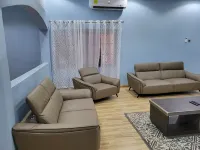 Exquisite 5-Bedroom House with free Parking