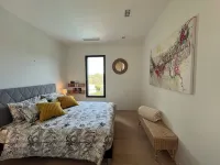 Modern villa, fast WiFi, A/C, pool in private backyard, ideal for fun and work