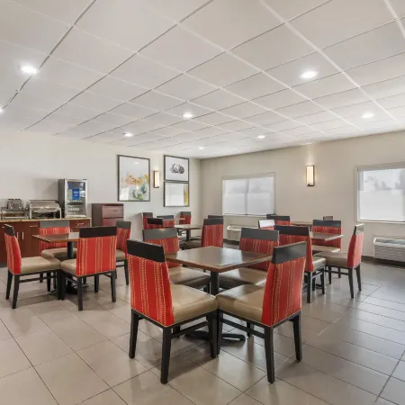 Comfort Suites Omaha Northwest
