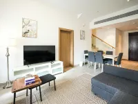 Charming 2-bedroom villa with WiFi & resort amenities