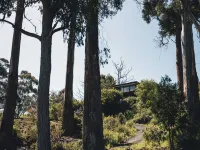 Little Roaring Beach Shack - cosy beachside retreat, Dover, Huon Valley.