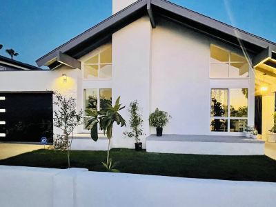 Spacious 4-bedroom house with AC, WiFi in cool Huntington Beach