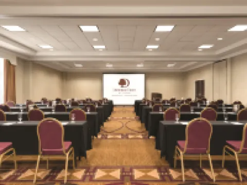 DoubleTree by Hilton Hotel Milwaukee - Brookfield Hotels in Brookfield