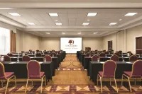 DoubleTree by Hilton Hotel Milwaukee - Brookfield