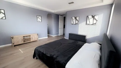 Spacious 4-bedroom house in brilliant Elk Grove with AC, WiFi