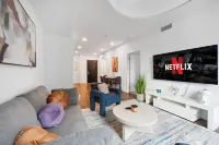 Modern 1bdr Getaway w/pool, free parking, gym