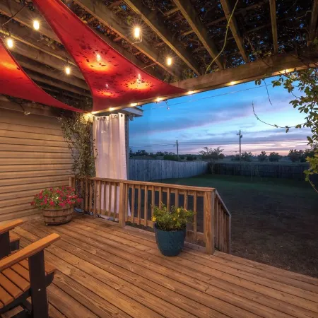 Cozy and Comfy Retreat in a Quiet Neighborhood. Weekly and monthly discounts