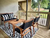 Stylish main-level home in historic downtown Brenham—walking distance to shops!