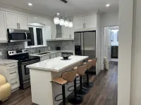 A little 5 Stars Living in Oshawa just second to 401, minute to Oshawa Mall.