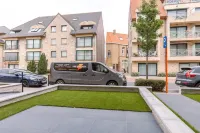 Huswell - Bright Apartment Only 5 Minutes from the Beach Hotels in Westende