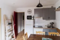 Mountain apartment with summer pool Hotels in Saint Sorlin d'Arves