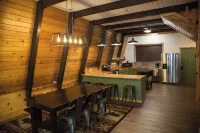 Large Open Cabin - 30 Miles to Yellowstone - WiFi