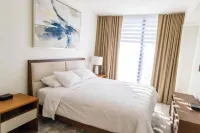 A1404A Unique Apartment DT Doral