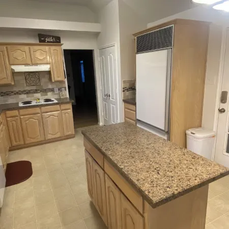 Comfortable, FULLY furnished 3 Bedroom Home on Burleson Cul-De-Sac