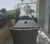 Short-term rental. Two-room apartment Hotel a Les Milles