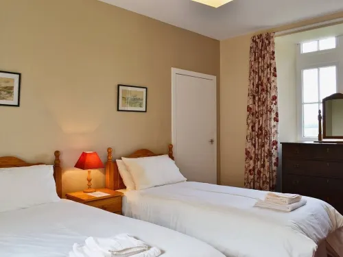 Kennedy Cottage - Traditional 3 Bedroom Cottage on Beautiful Blairquhan estate