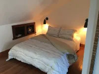 Cozy studio with AC and WiFi in Historic Geneva, NY.